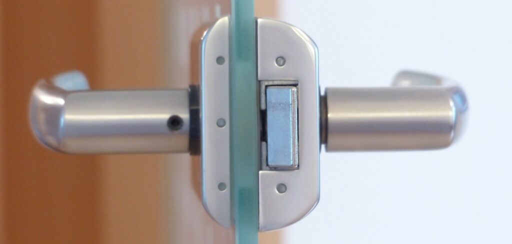 How To Flip A Door Knob Lock